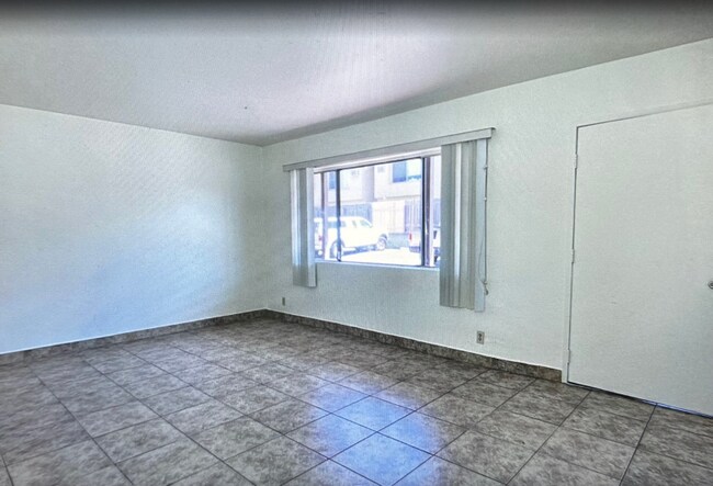 Building Photo - 9747 Riverview Ave