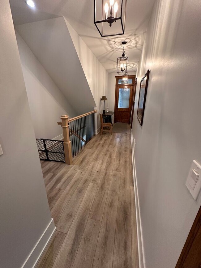 Foto del edificio - 1317 W Eddy St