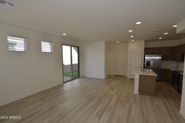 Foto del edificio - 1306 E Sparrow Dr