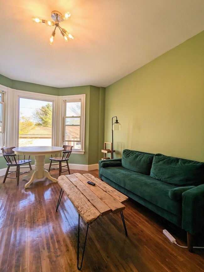 Foto del edificio - 241 Spring St