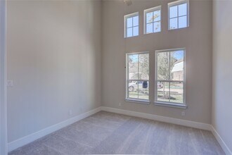 Building Photo - 115 Keechie Creek Ct