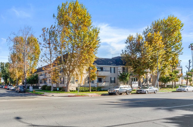 Foto del edificio - 7500 Mason Ave