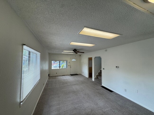 Foto del edificio - Cozy 4 bed 2 bath home in South Seattle