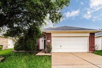 Building Photo - 7434 Jacobs Well Dr
