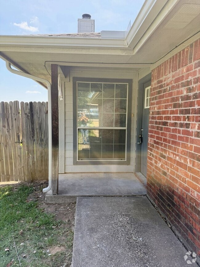 Building Photo - 716-716 Stribling Cir