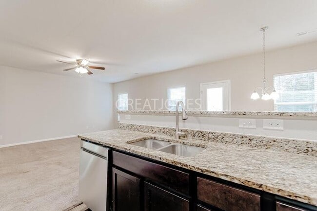 Building Photo - 9235 Avery Meadows Dr