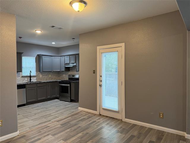 Foto del edificio - 7315 Toland St