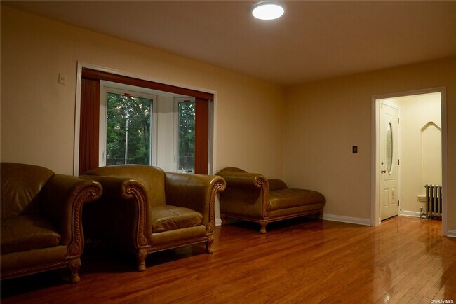 Foto del edificio - 82-18 168th St