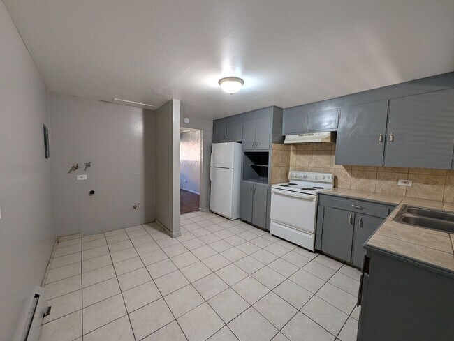 Foto del edificio - 1741 Clinton St