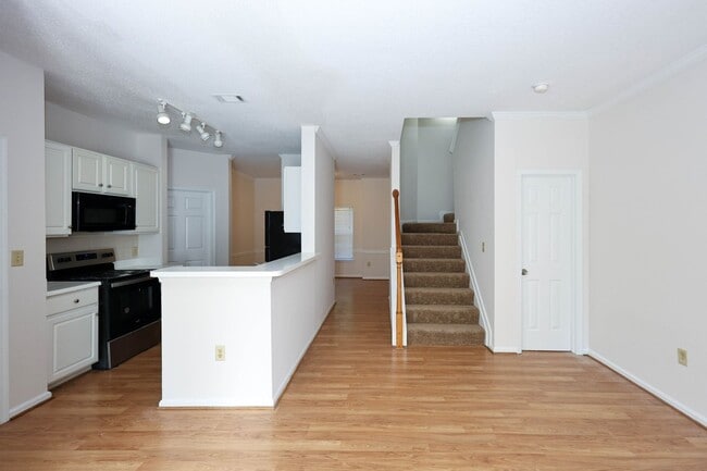 Building Photo - 230 Amal Dr SW