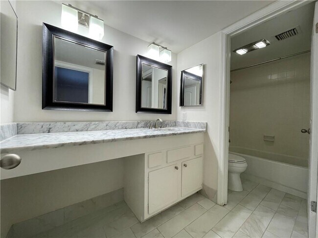 Foto del edificio - 138 Woodmere Square NW