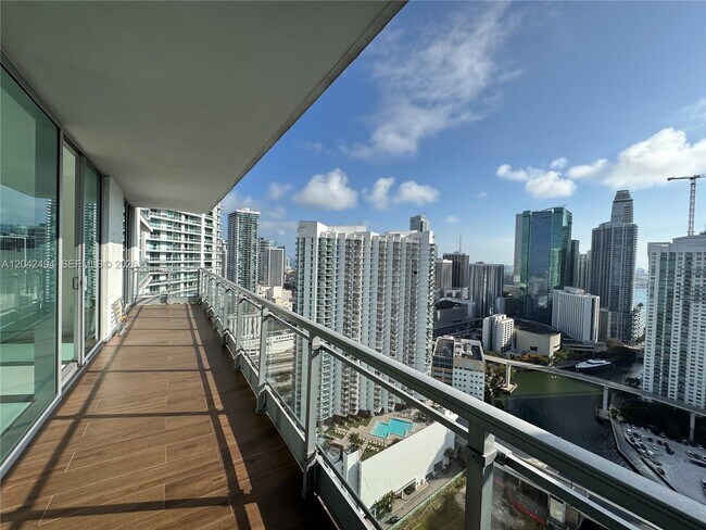 Foto del edificio - 92 SW 3rd St