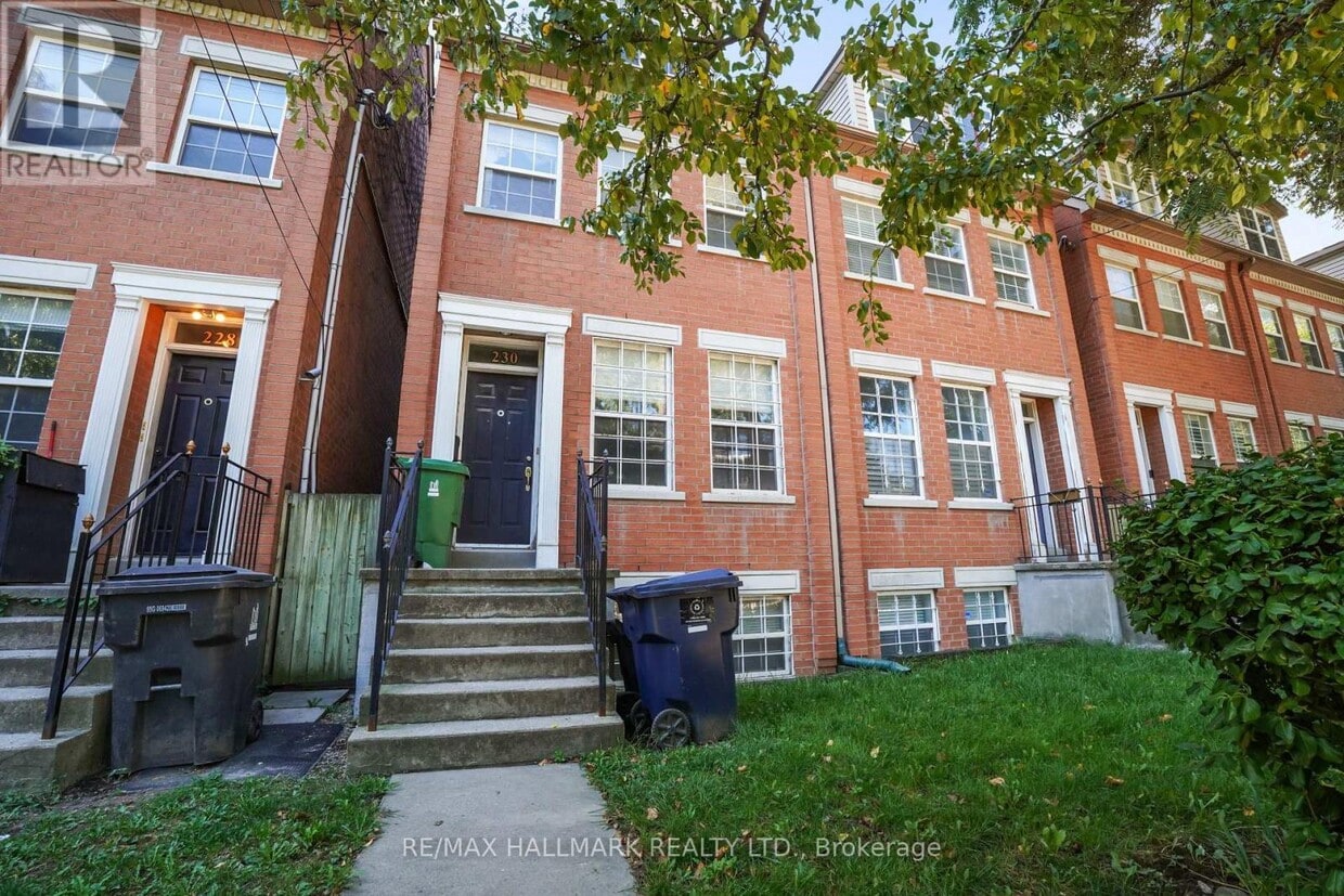 Primary Photo - 230 George St
