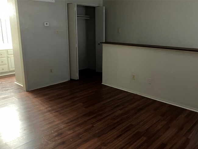 Foto del edificio - 6001 Reims Rd