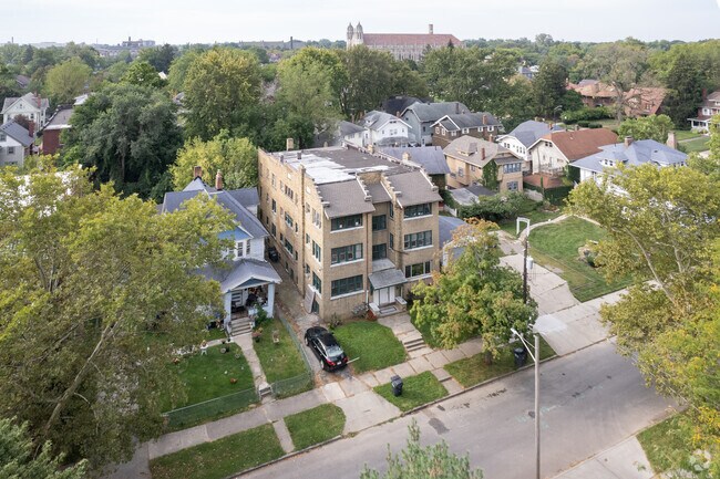 Foto aérea - 439 Kenilworth Ave