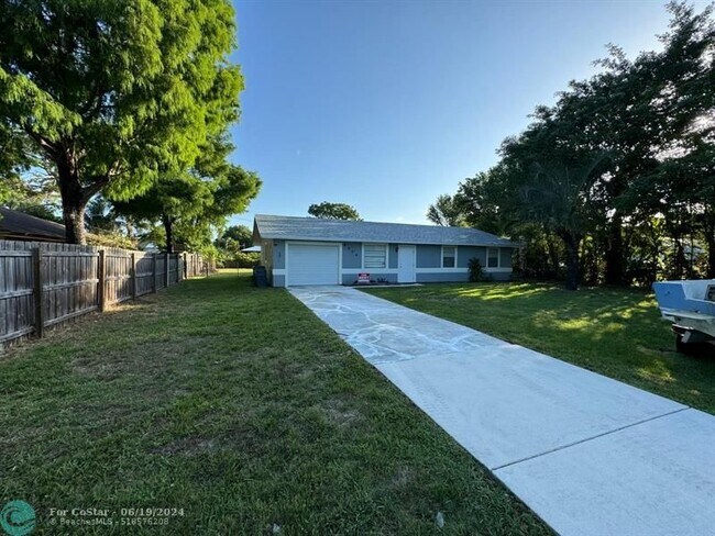 Building Photo - 6604 Pensacola Rd