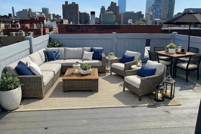 Building Photo - 202 E 13th St