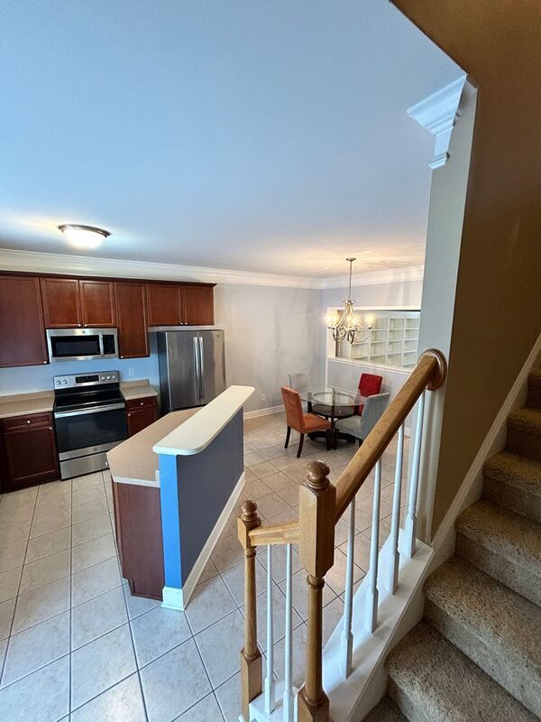 Foto del edificio - 8604 Gauphin Pl