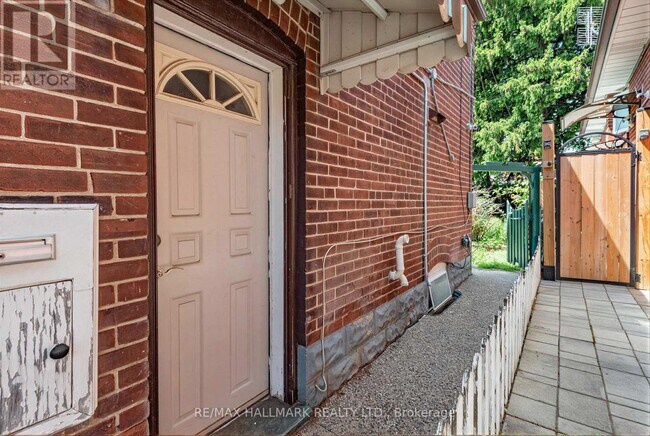 Building Photo - 10 Hartley Ave