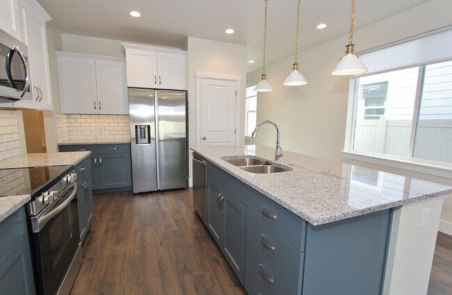 Foto del edificio - 5857 N Backfire Wy