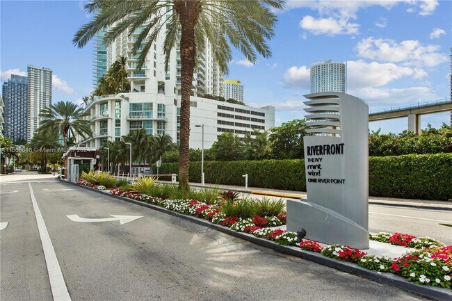 Building Photo - 350 S Miami Ave