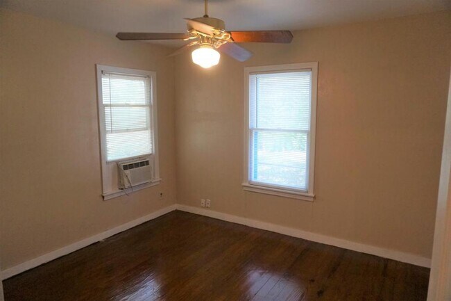 Building Photo - 226 E. Lindbergh Blvd.