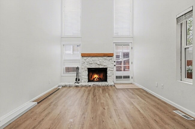 Foto del edificio - Spacious 2Bed/2.5Bath Townhouse in Central Denver