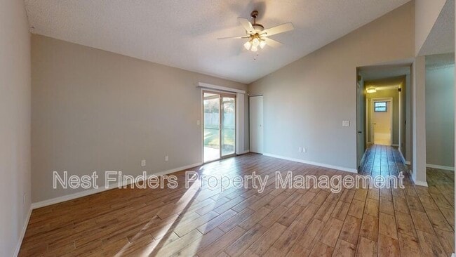 Foto del edificio - 8336 Spicewood Dr
