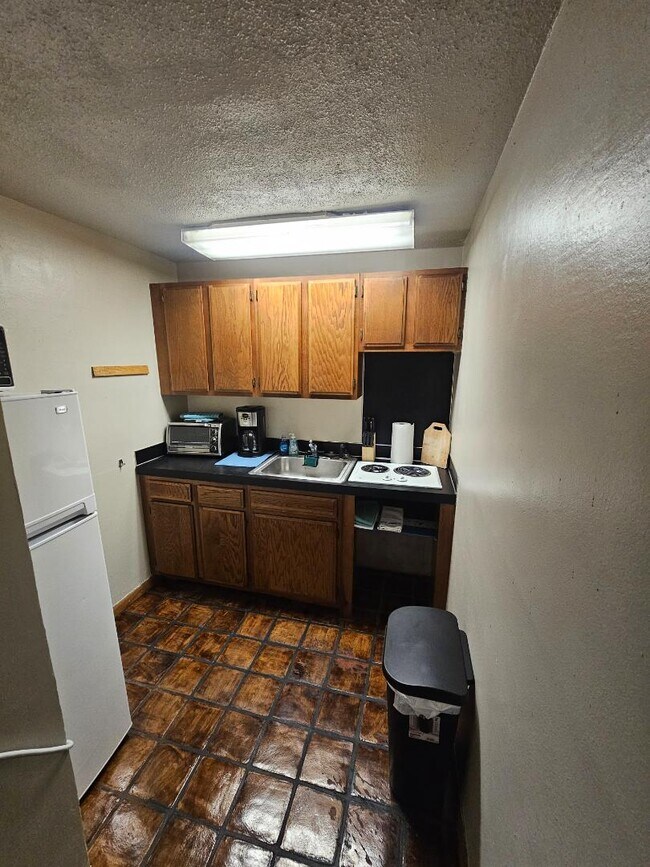 Foto del edificio - 311 E Thayer Ave