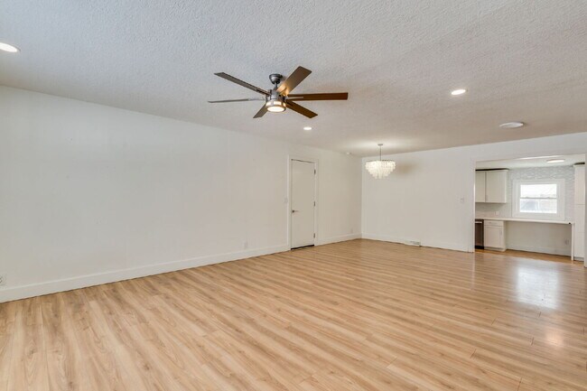 Foto del edificio - 1014 S Rosalie Ave