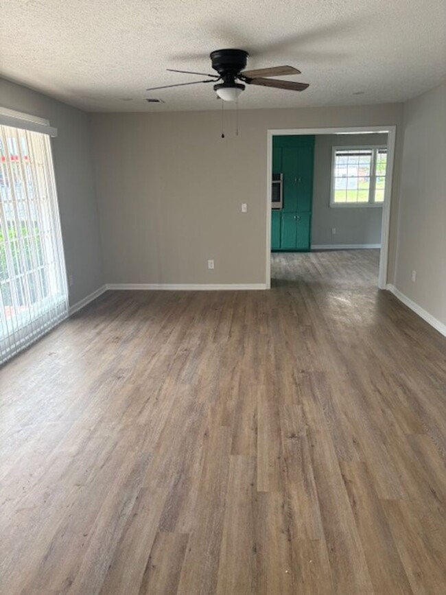 Foto del edificio - Available Now 2 bedroom 2 bathroom  conven...