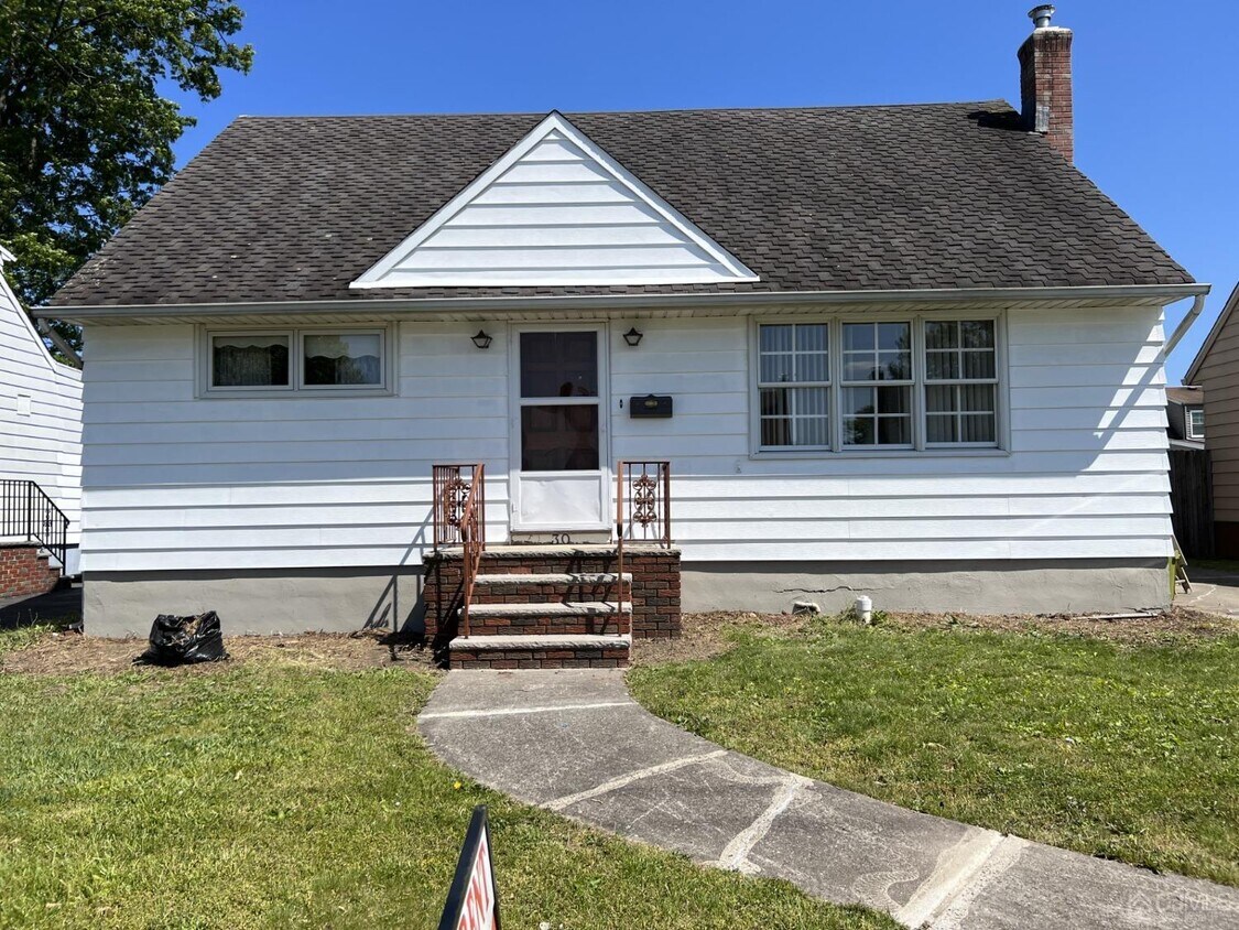 Primary Photo - 30 Cypress St