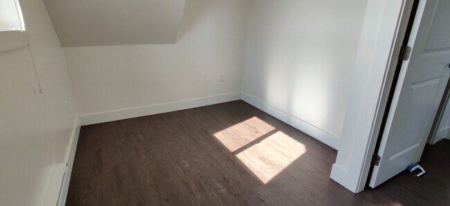 Photo du bâtiment - 1334 59th Av E