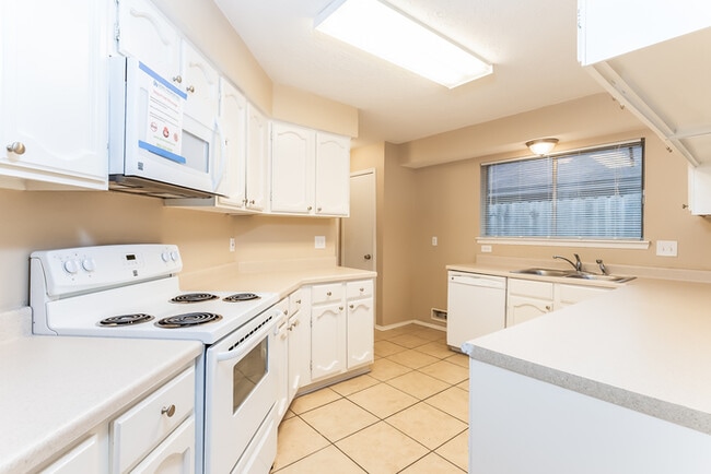 Building Photo - 2811 Mayflower Landing Ct