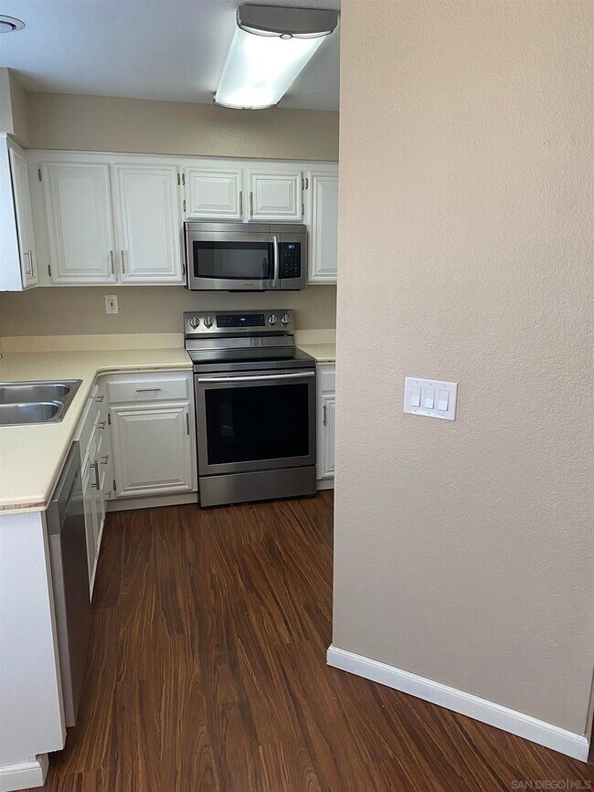 Building Photo - 13854 Pinkard Way