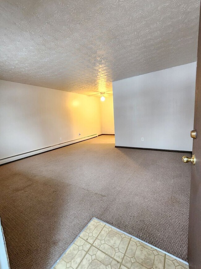 Foto del edificio - One Bedroom For Rent on Hancock