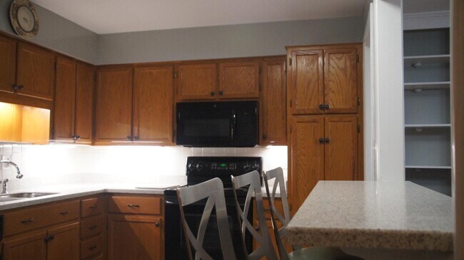 Lots of cabinets and storage - 2102 Stephenson Ave SW