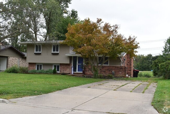 Building Photo - 19031 Green Spruce Ln