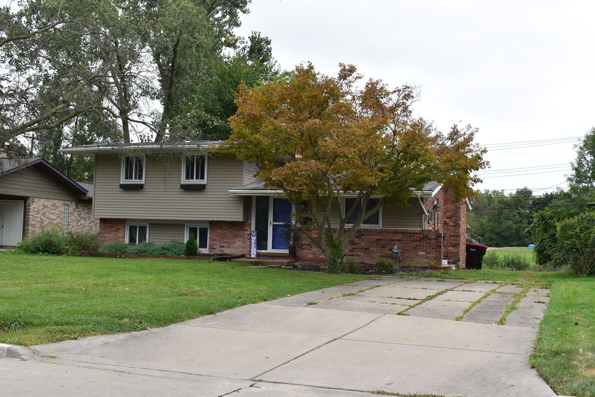 Foto principal - 19031 Green Spruce Ln