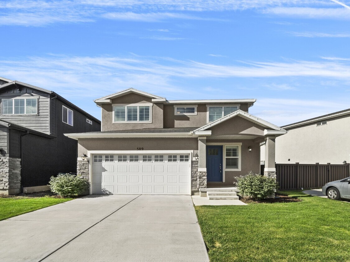 Primary Photo - Stunning Bluffdale Home