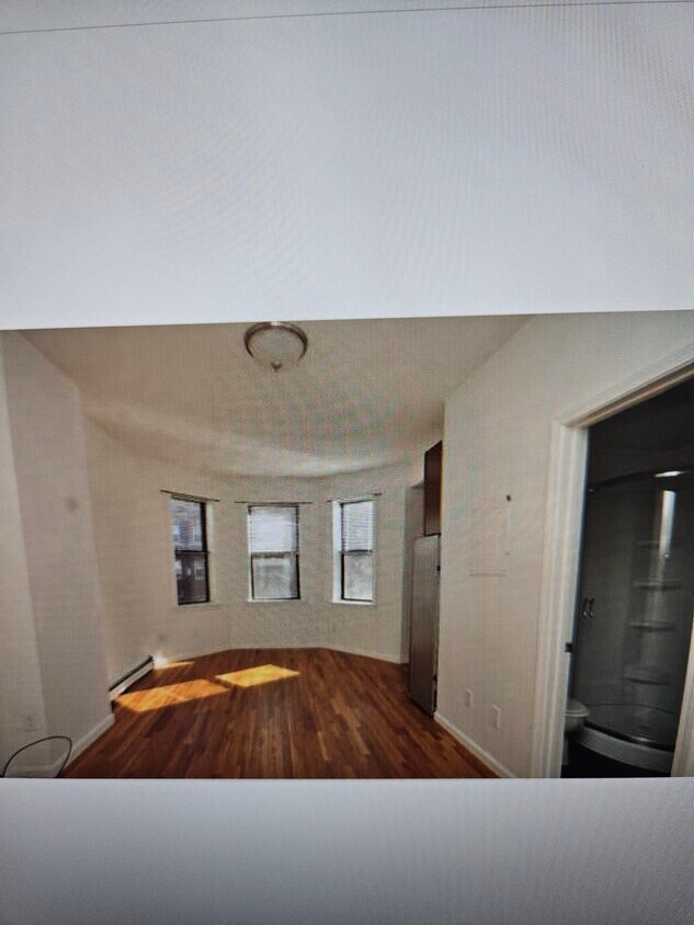 Primary Photo - 71 S Huntington Ave