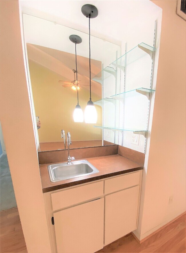 Foto del edificio - 5711 Sugar Hill Dr
