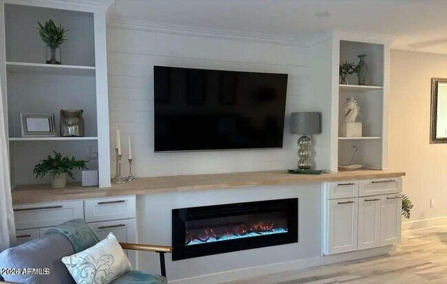 Foto del edificio - 7436 E Chaparral Rd