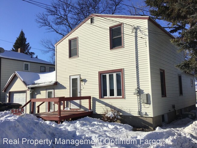 Building Photo - 4 br, 2 bath House - 418 9 1/2 St N