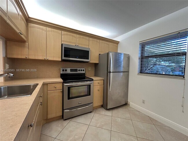 Foto del edificio - 10613 NW 11th St