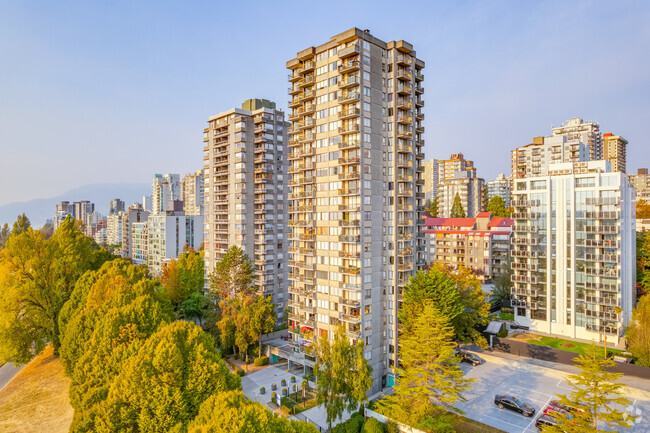 Building Photo - Beach Apartments