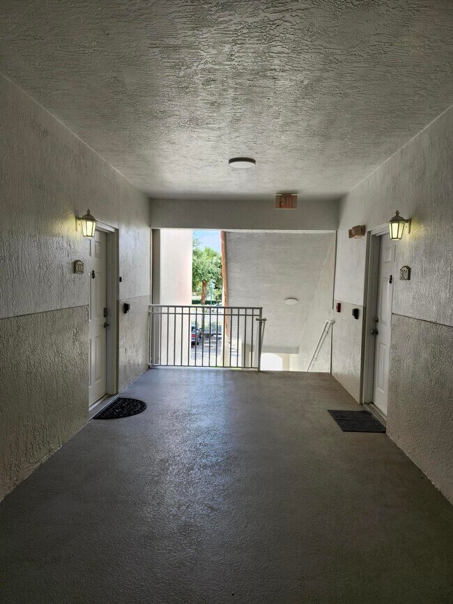 Building Photo - 11016 Legacy Dr