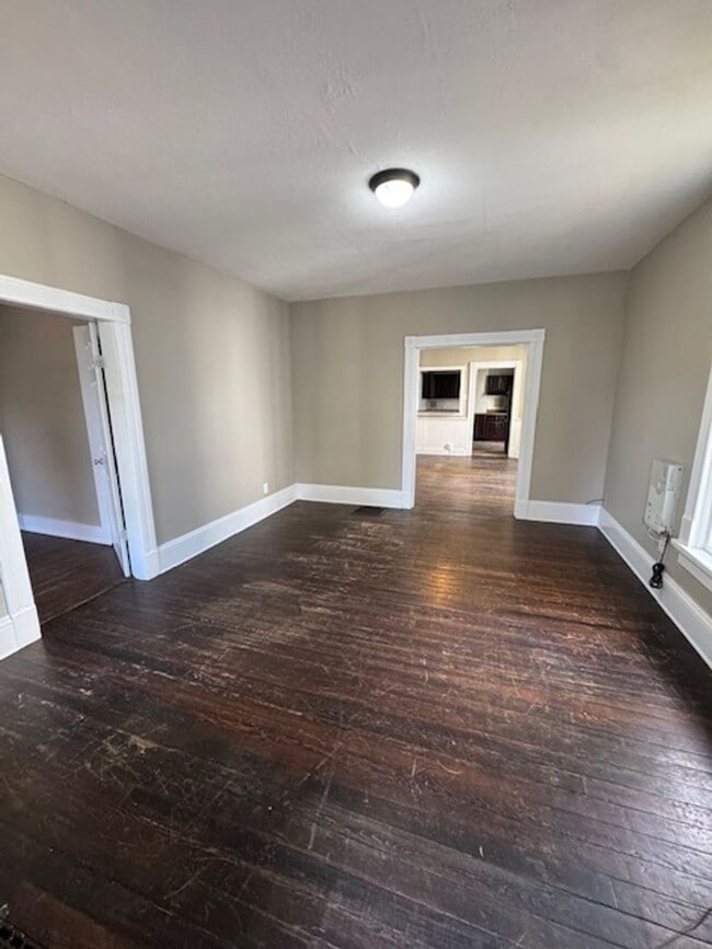 Building Photo - 826 Lake Ave