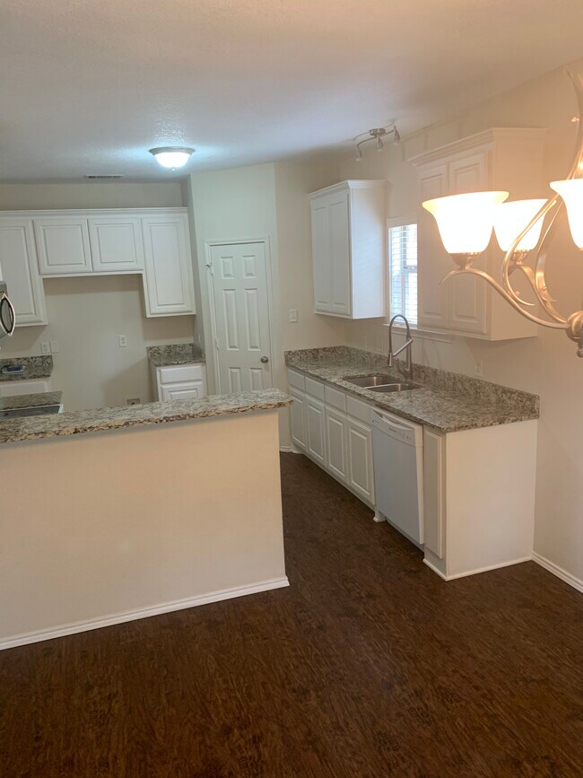 Foto del edificio - 1908 Bentwood Ct