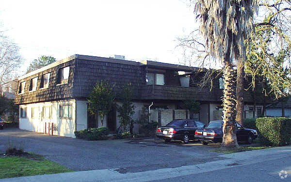 Building Photo - VillaNova2308
